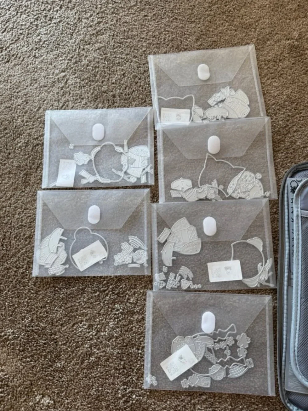 Sizzix Big Shot Foldaway Machine and accessories - Picture 4 of 11